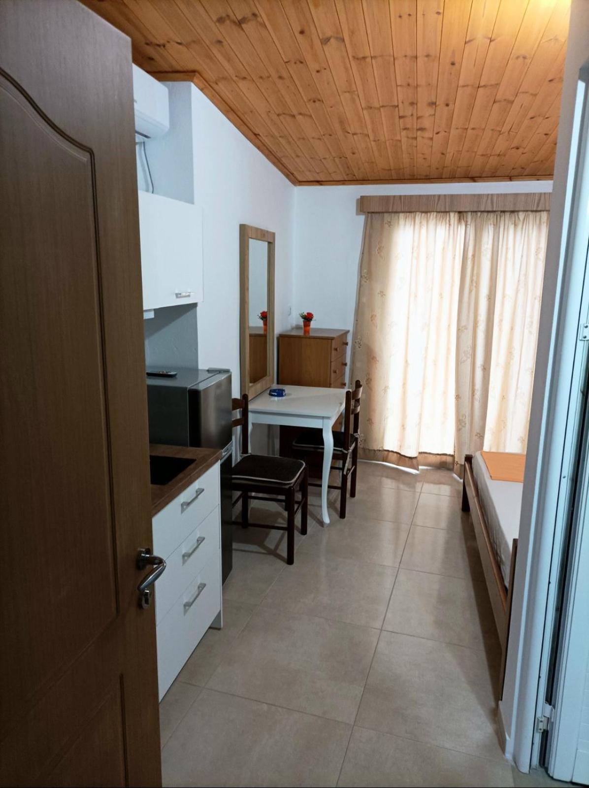 Villa Mihal Apartments คซามิล ภายนอก รูปภาพ